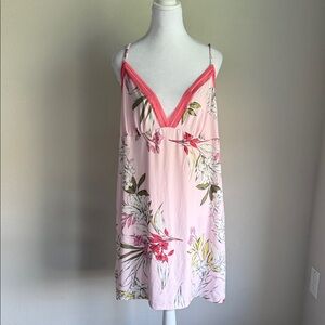 Secret Treasures women’s sleeveless nightgown